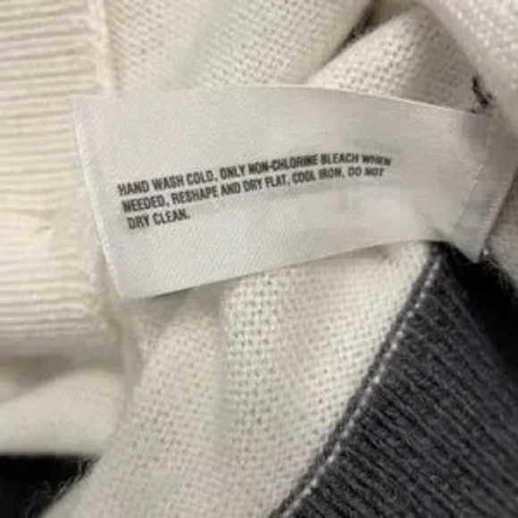 GAP Off-White, Navy, and Gray Striped V-neck Cardigan - Picture 8 of 10